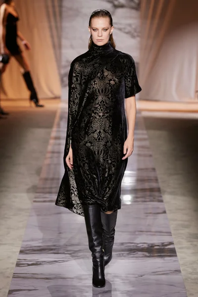 Look 49